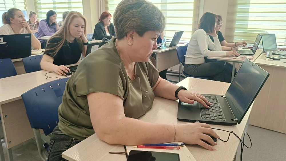 📚 На базе нашей школы прошёл городской семинар-практикум по АИС «Электронная школа 2.0»!  На базе на
