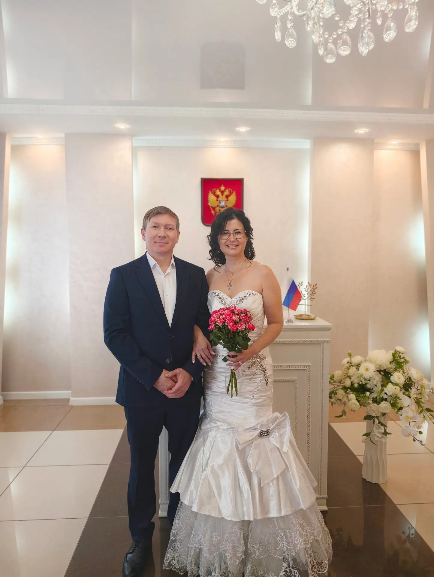 ❤️ Тихий свет большого счастья: семья Серовых отмечает хрустальную свадьбу

💒 В территориальном отд