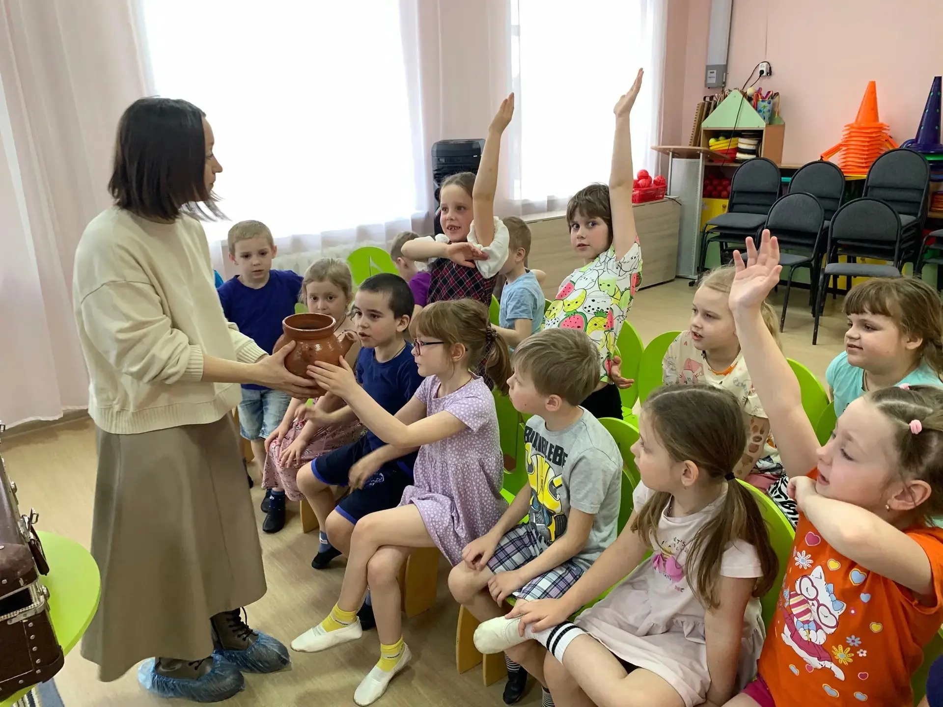 ✅ Вновь музей Ростовского Кремля с интерактивной беседой «Музей в чемодане. Предметы старинного быта