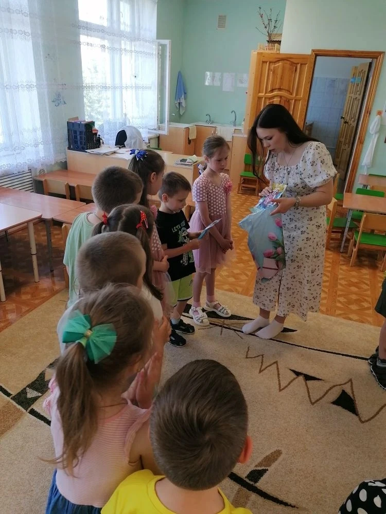Сегодня состоялась последняя встреча в этом учебном году с нашим библиотекарем, а лучше...
