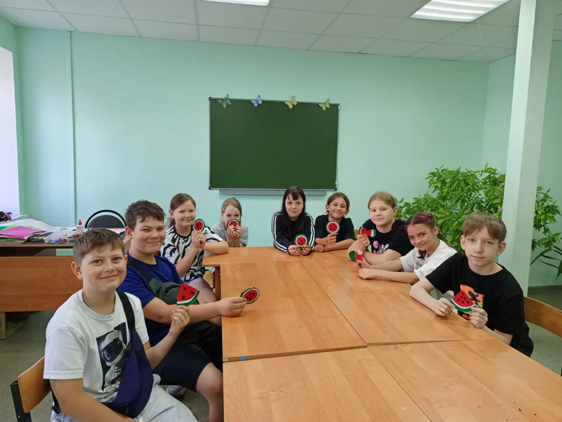 🍉 Лето в самом разгаре, и мы творим с арбузным настроением! 🎨

Сегодня на нашей площадке прошёл ма