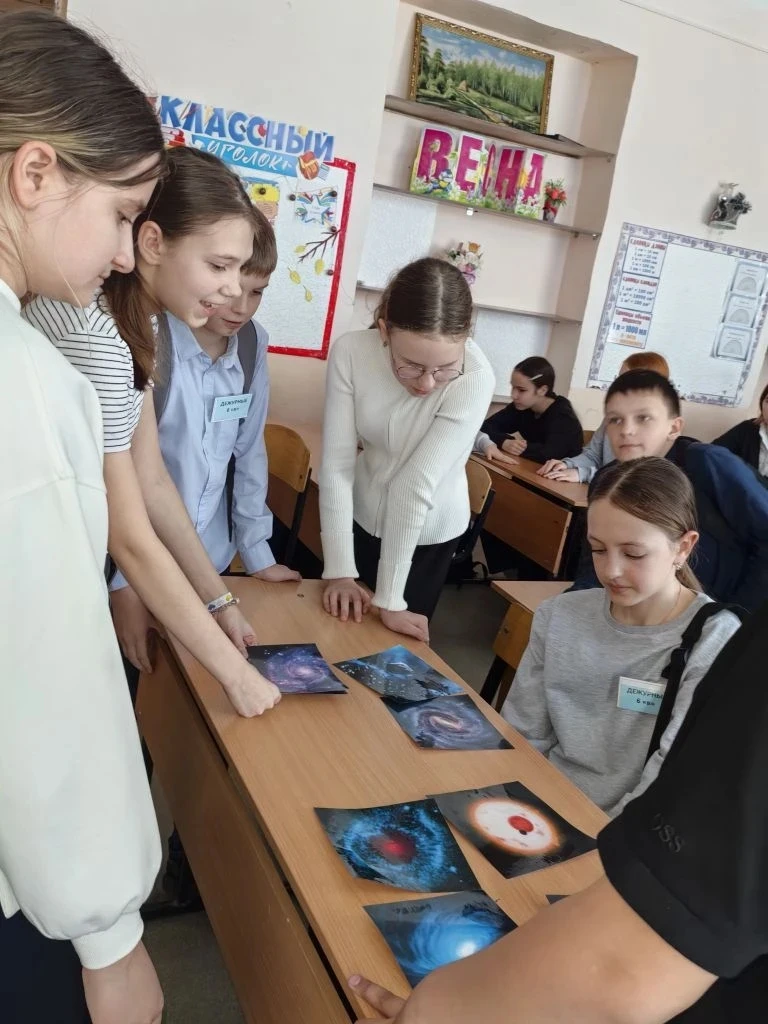 В рамках Всероссийской недели космоса в Винзилинской школе прошёл квест "Первый космический", которы