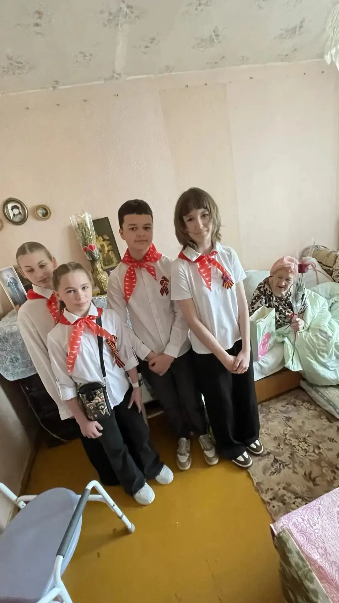 💥Накануне праздничных дней, посвященных Дню Победы, активистами МБОУ СОШ № 4 г. Грязи была проведена