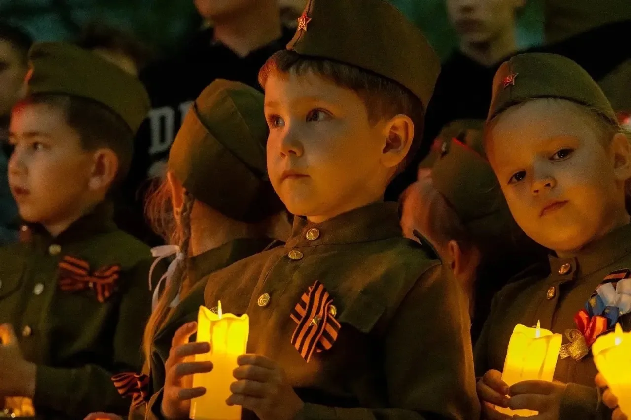 🔥 Сквер «Звезда» открыли в Черногорске   Он находится недалеко от музея истории города и примыкает к