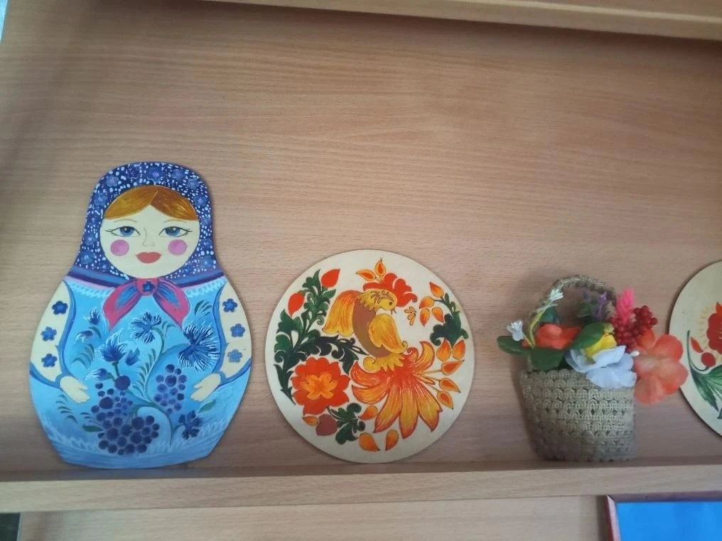 🎨 Я люблю тебя Россия: в нашем культурно-досуговом центре открылась выставка ко Дню Ро...