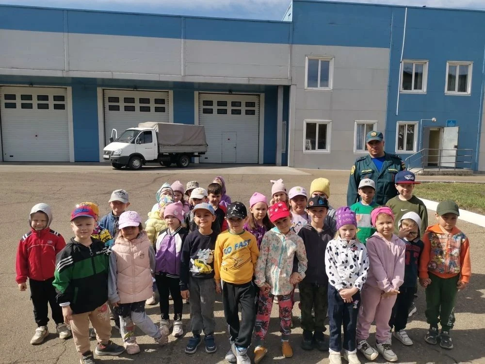 В рамках месячника по пожарной безопасности наш детский сад провел разнообразные мероприятия. Во все