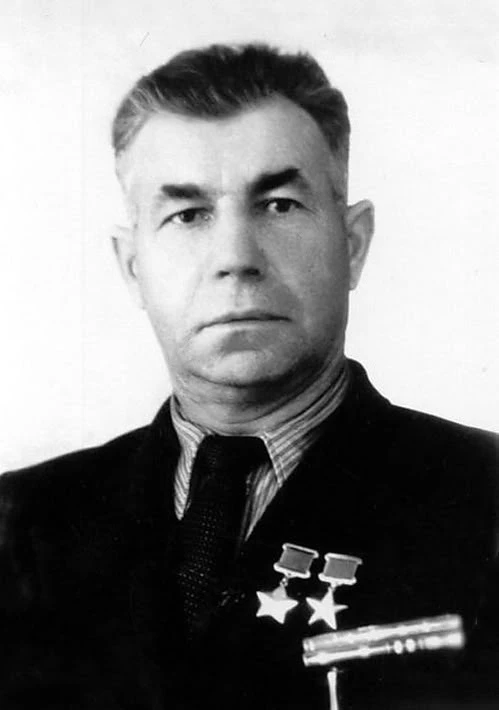 ТРАЙНИН ПЁТР АФАНАСЬЕВИЧ

старшина, участник Второй мировой войны, Герой Советского Союза (17.10.194