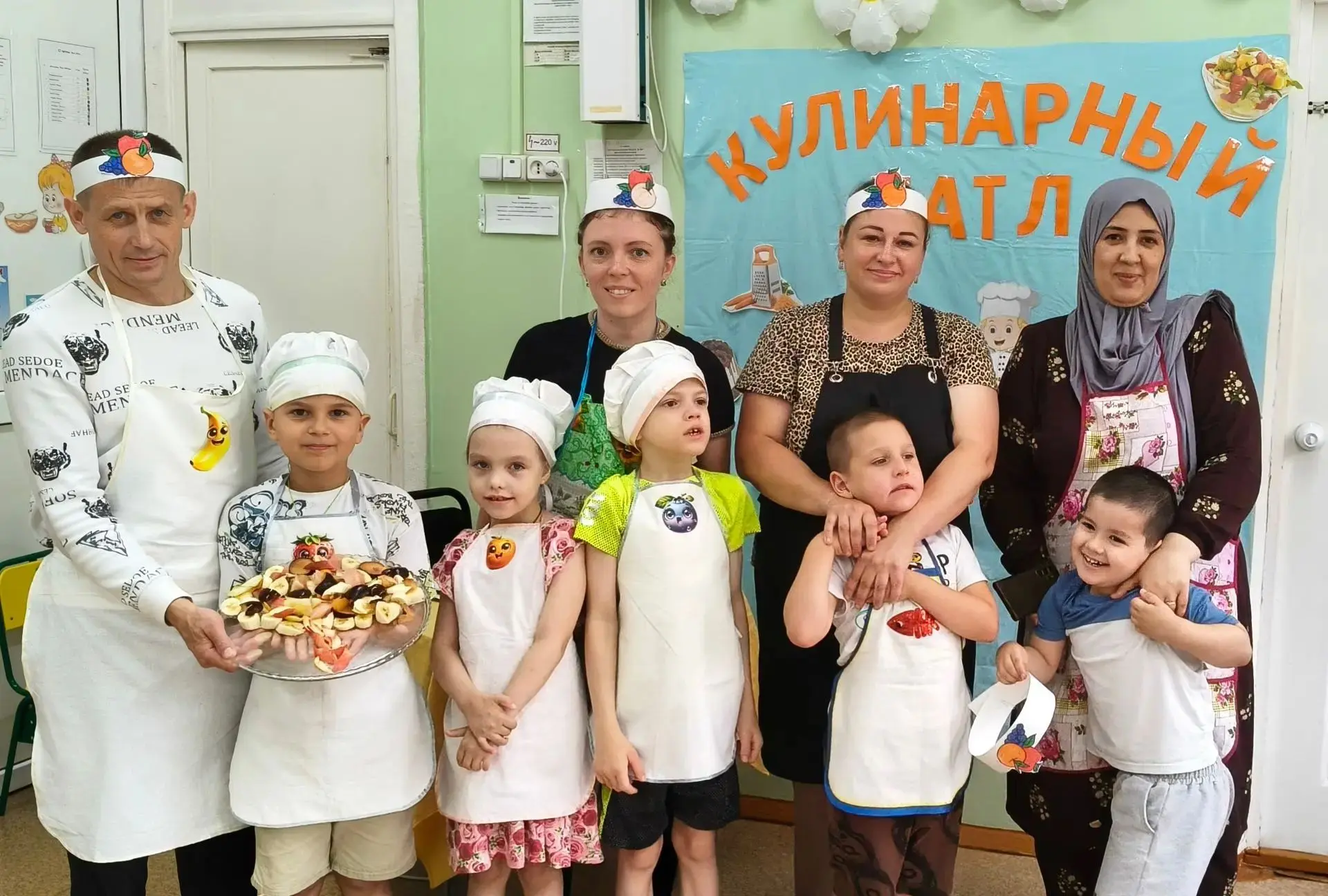 В группе компенсирующей направленности прошел кулинарный батл «Готовим всей семьей», в котором приня
