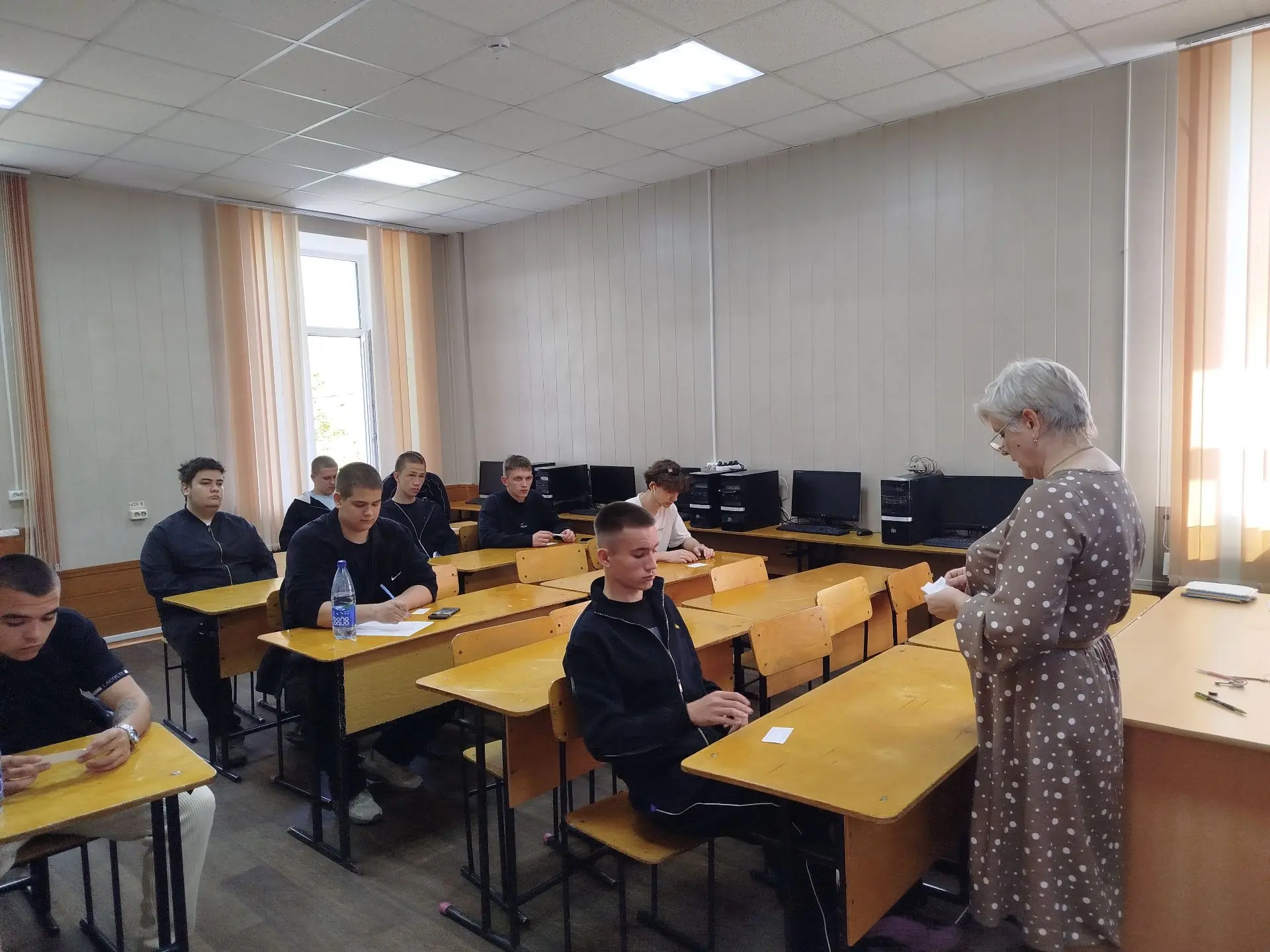 В лесопромышленном техникуме прошло информационное собрание по трудоустройству в летние...