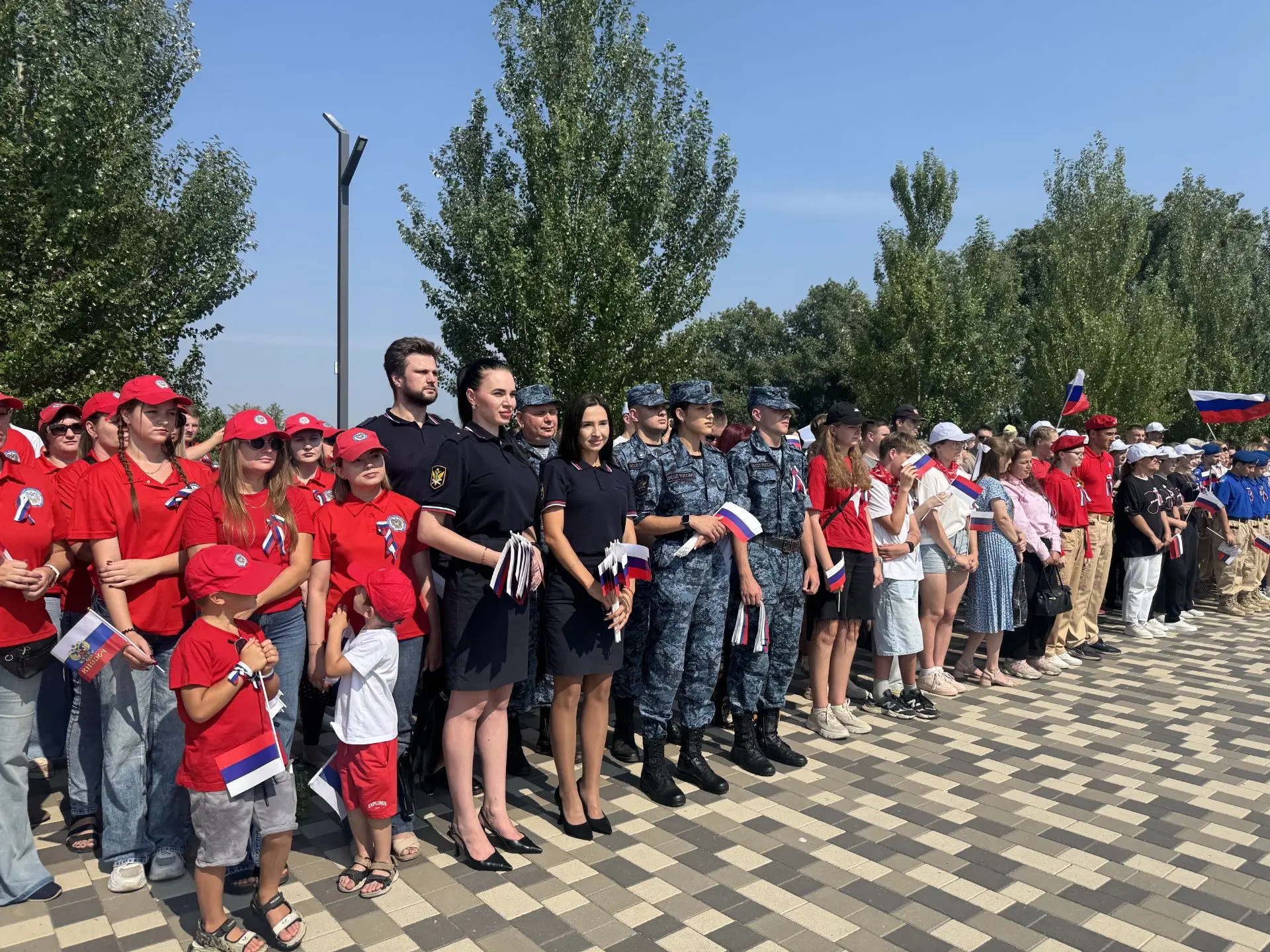 🇷🇺 Продолжаем делиться лучшими моментами празднования Дня Государственного флага Росс...