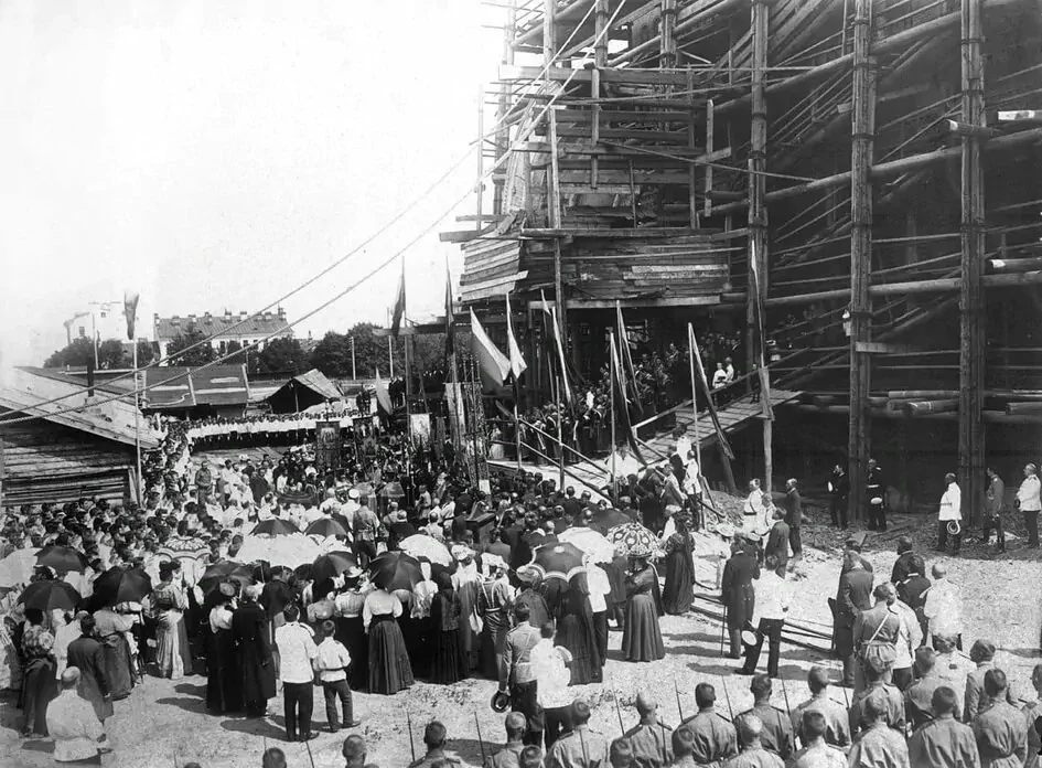 1907.Подъем колокола на звонницу Морского собора.(Кронштадт)