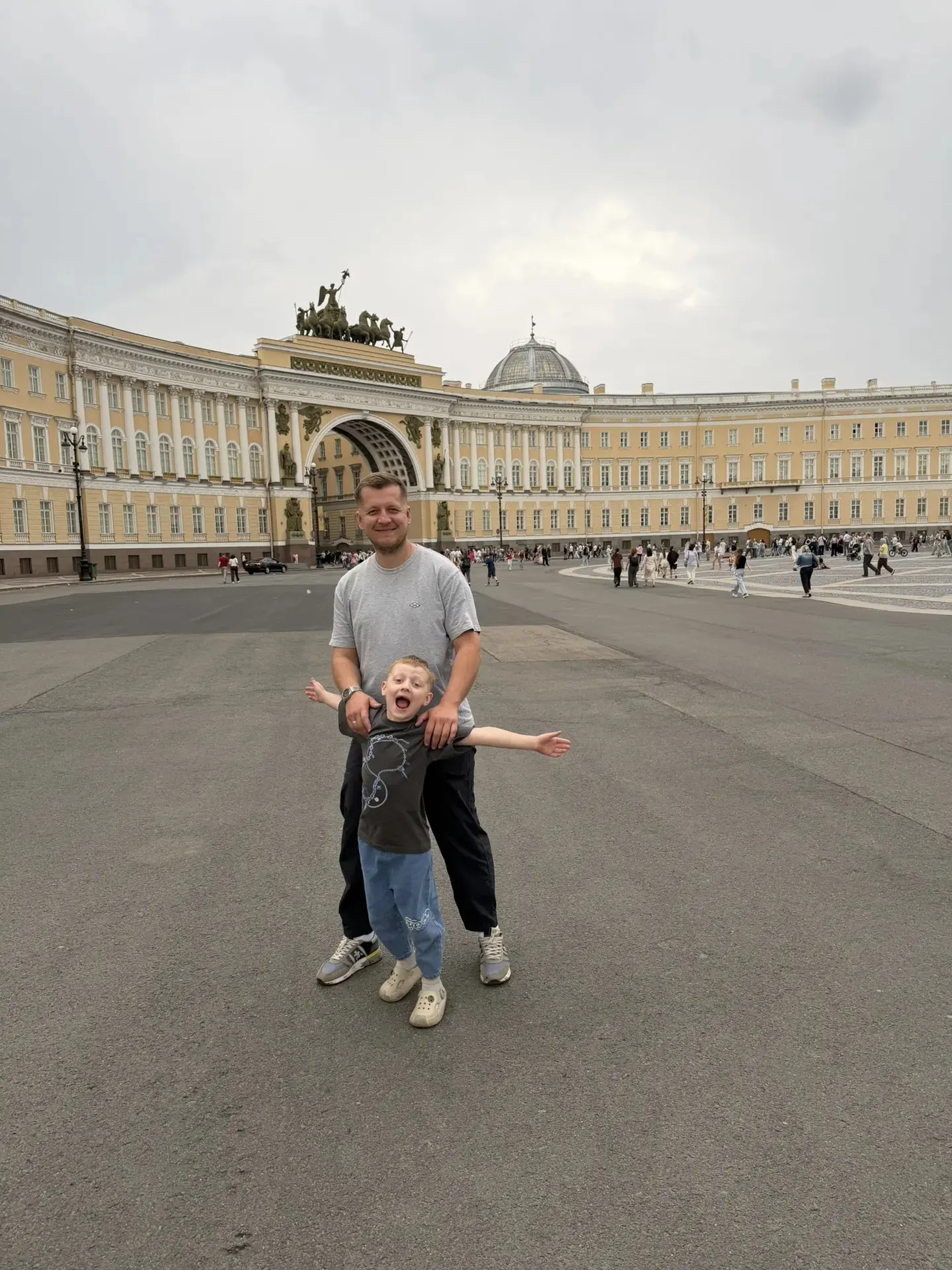 ⚡Ура, лето! Отдых наших воспитанников .
🏰Поездка в Санкт-Петербург стала для воспитанника подготови