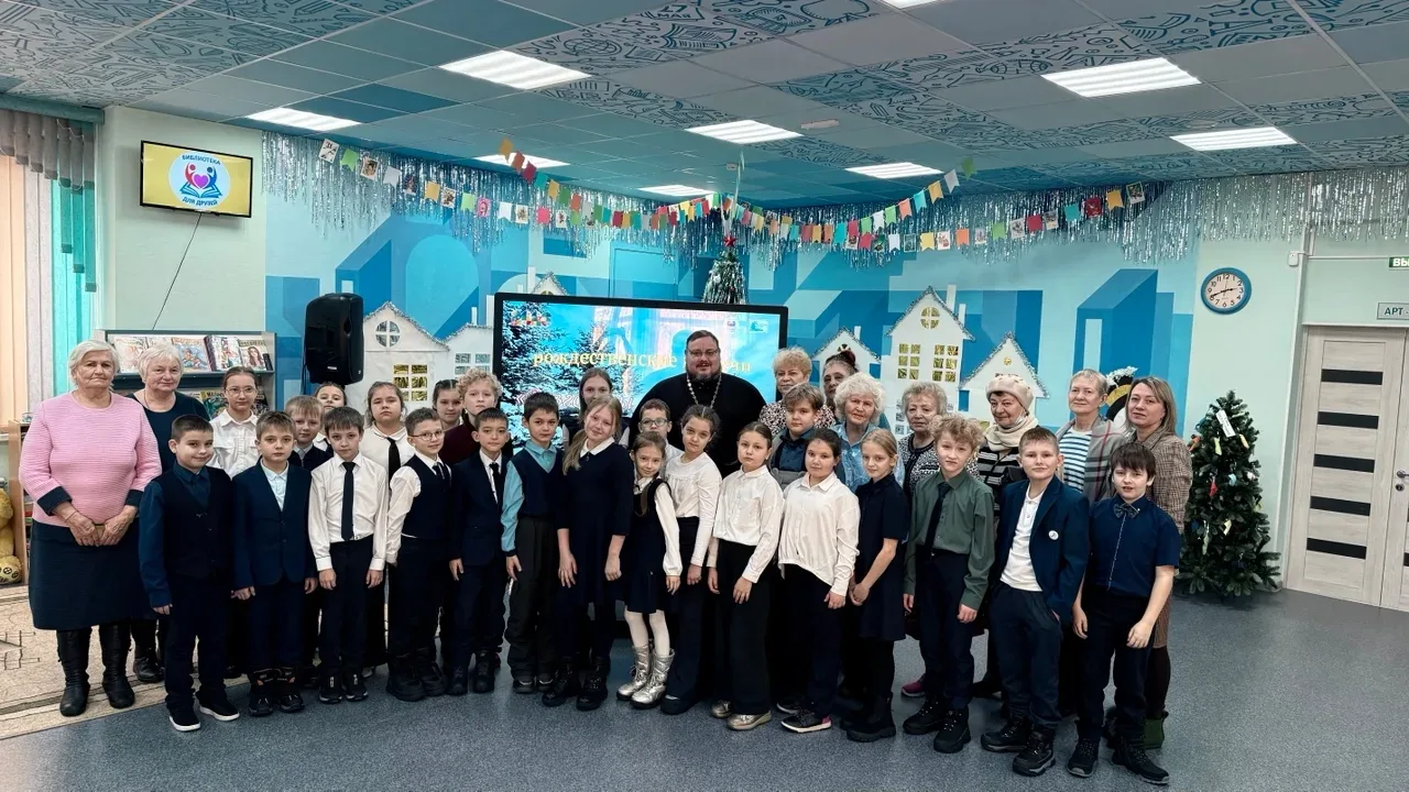 🌟 Рождественские встречи 🌟  Сегодня учащиеся 3г класса посетили   "Рождественские встречи" в библиот