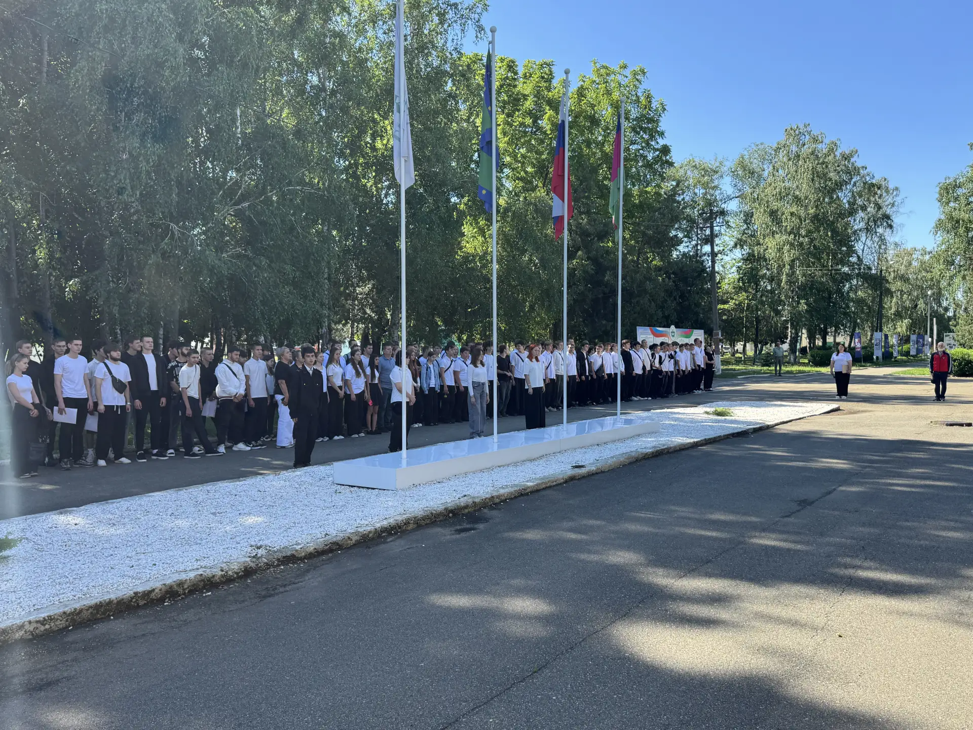 🇷🇺 15 июня учебная неделя в Курганинском аграрно-технологическом техникуме началась традиционно - 