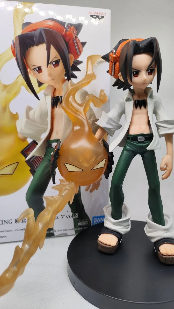 Перед нами фигурка Йо Асакуры из «Shaman King» — и сцена будто вырвана из культового мо...