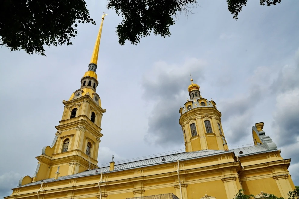 Сегодня в Петропавловском соборе почтили память основателя Санкт-Петербурга императора Петра I.  Бла