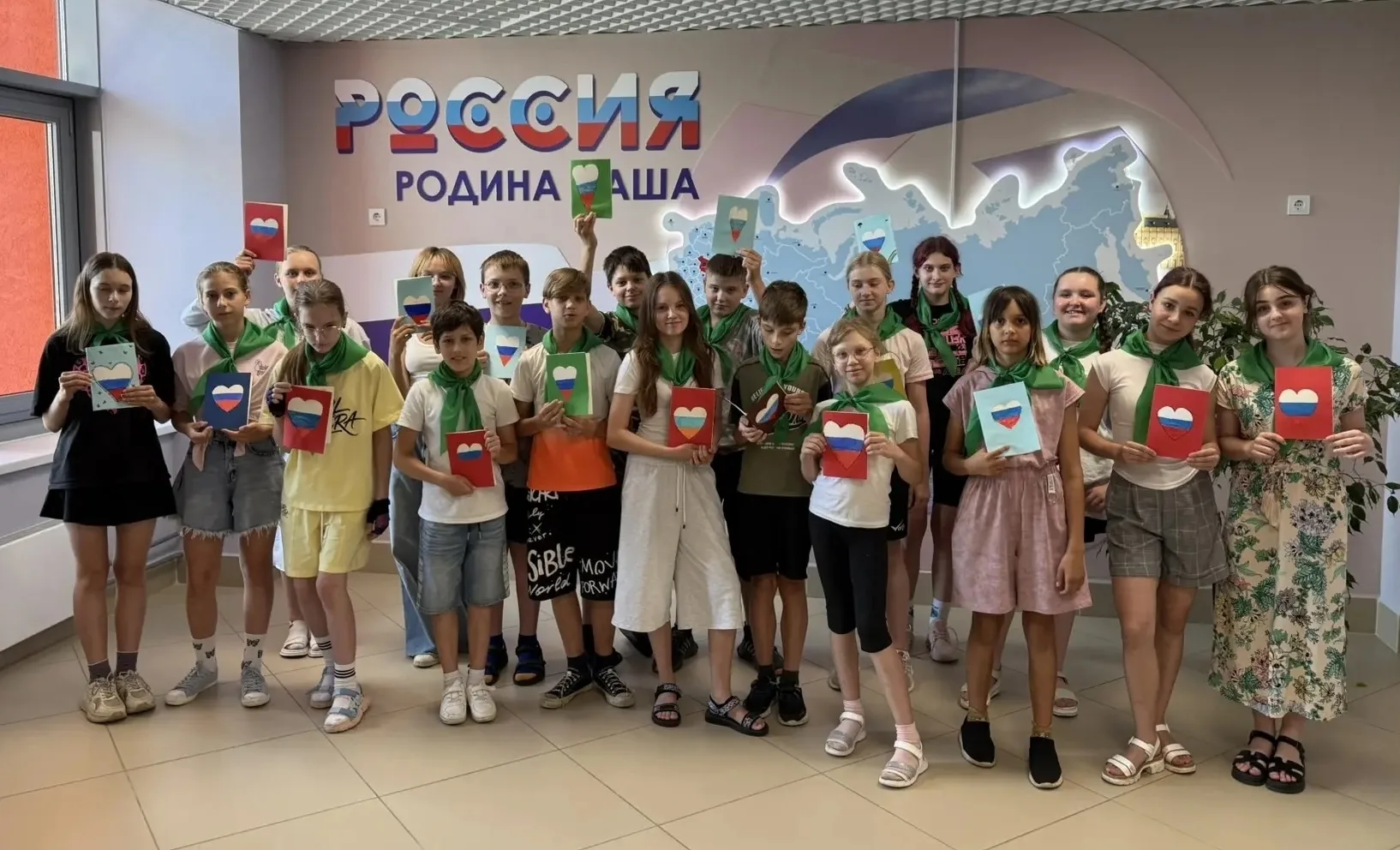 🎈Дорогие друзья! 
🇷🇺Позравлям вас с Днем России!
Пусть каждый день начинается с чего-то доброго и