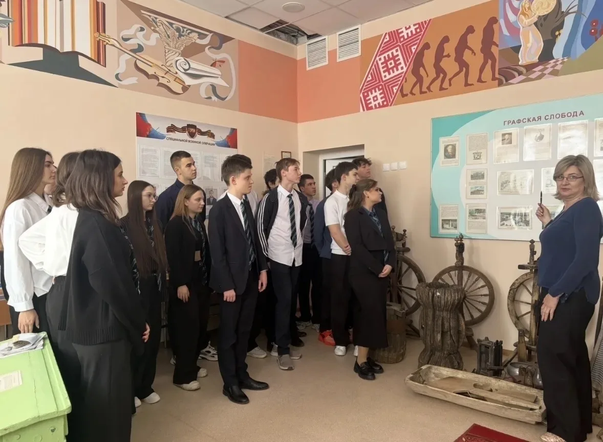 📌 В рамках месячника патриотической работы "Солдату посвящается" в школьном музее "Территория памяти