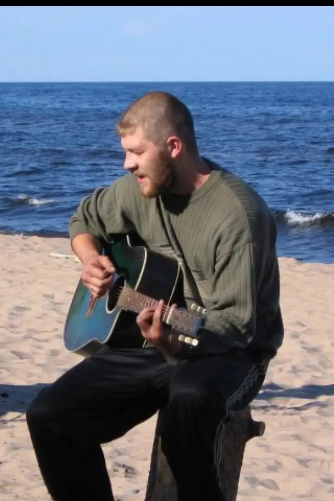 🎸 Сергей Рейзнек. Светлая память выпускнику нашей школы...  15 апреля погиб на СВО Сергей Рейзнек — 