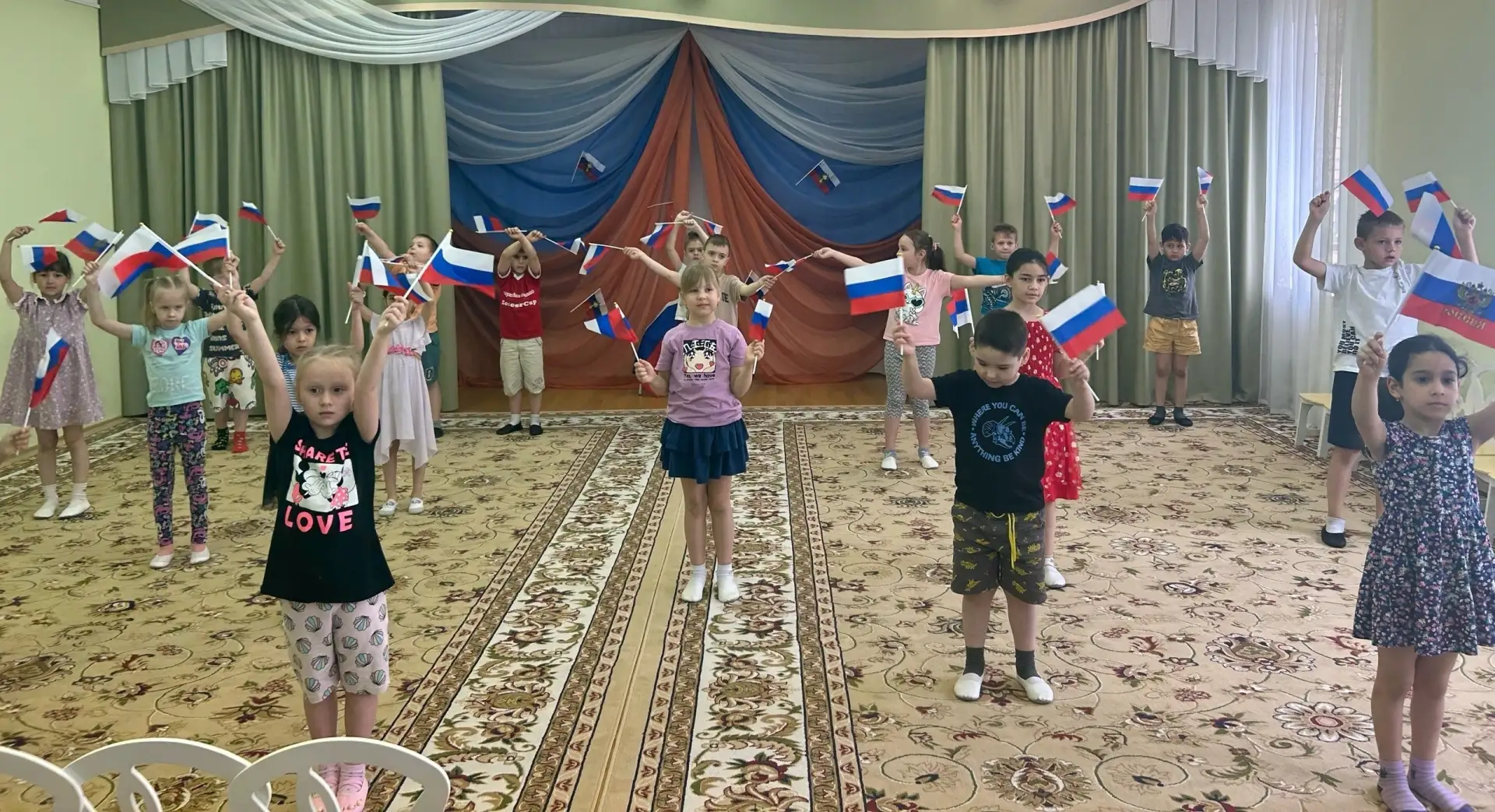 🇷🇺В преддверии Дня России в дошкольном отделении была проведена тематическая неделя, нацеленная на