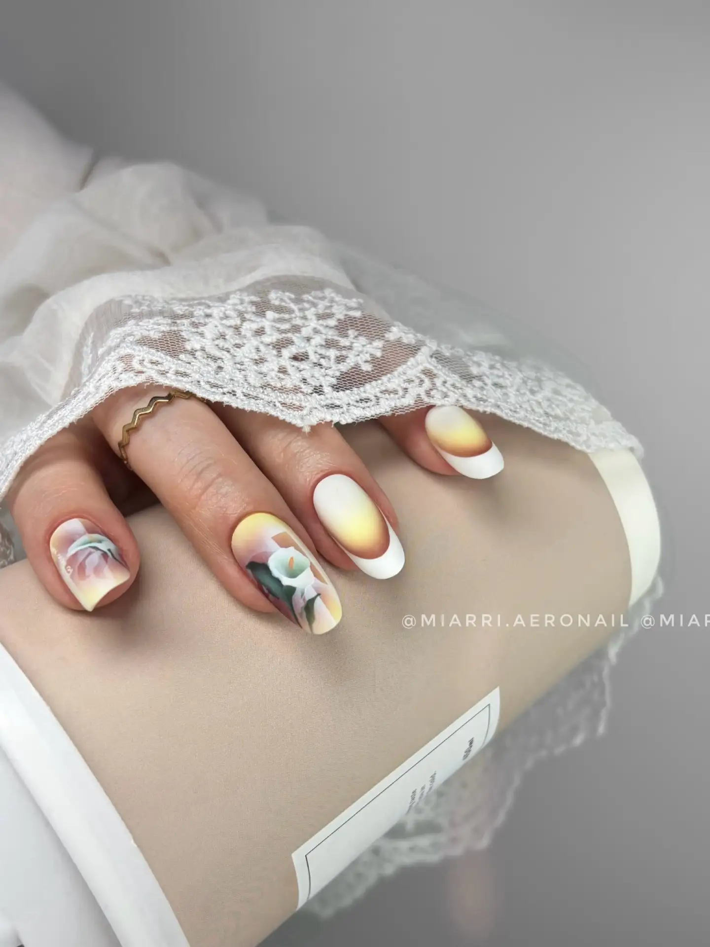 Как мне нравится эта Калла😍

Мастер miarri.aeronail

💅 Ногти