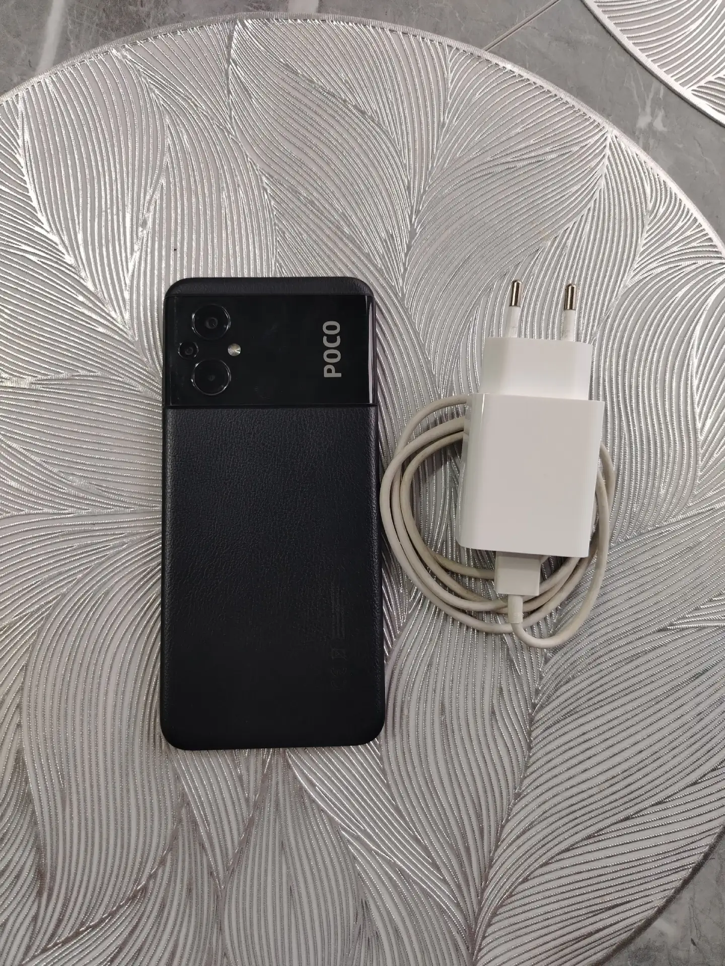 Продам телефон POKO M5. Стекло, зарядка оригинальные, не битый, в ремонте не был. Цена ...