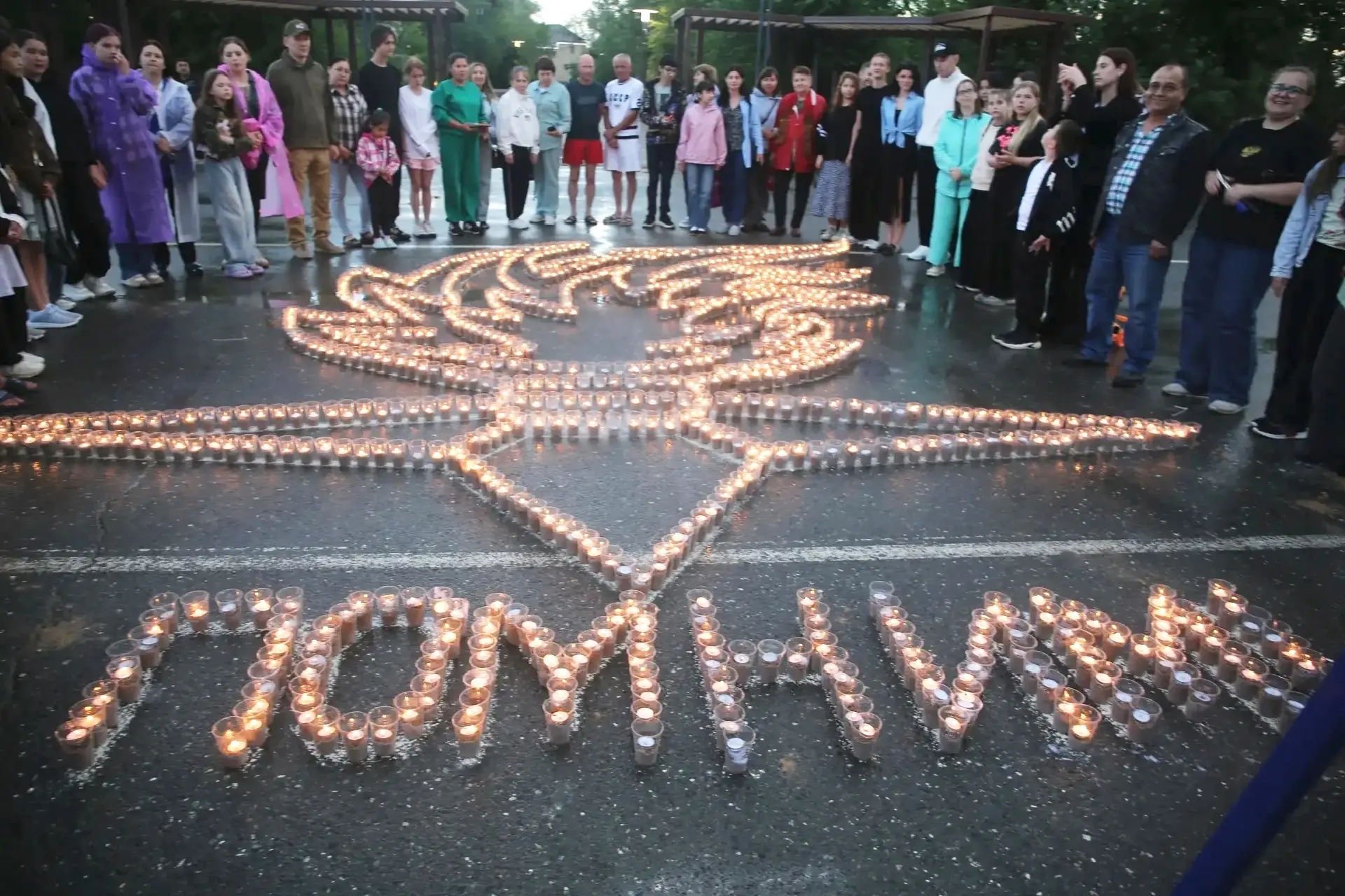 «Огненные картины войны»

В День памяти и скорби в Соль-Илецке прошла акция «Огненные картины войны»
