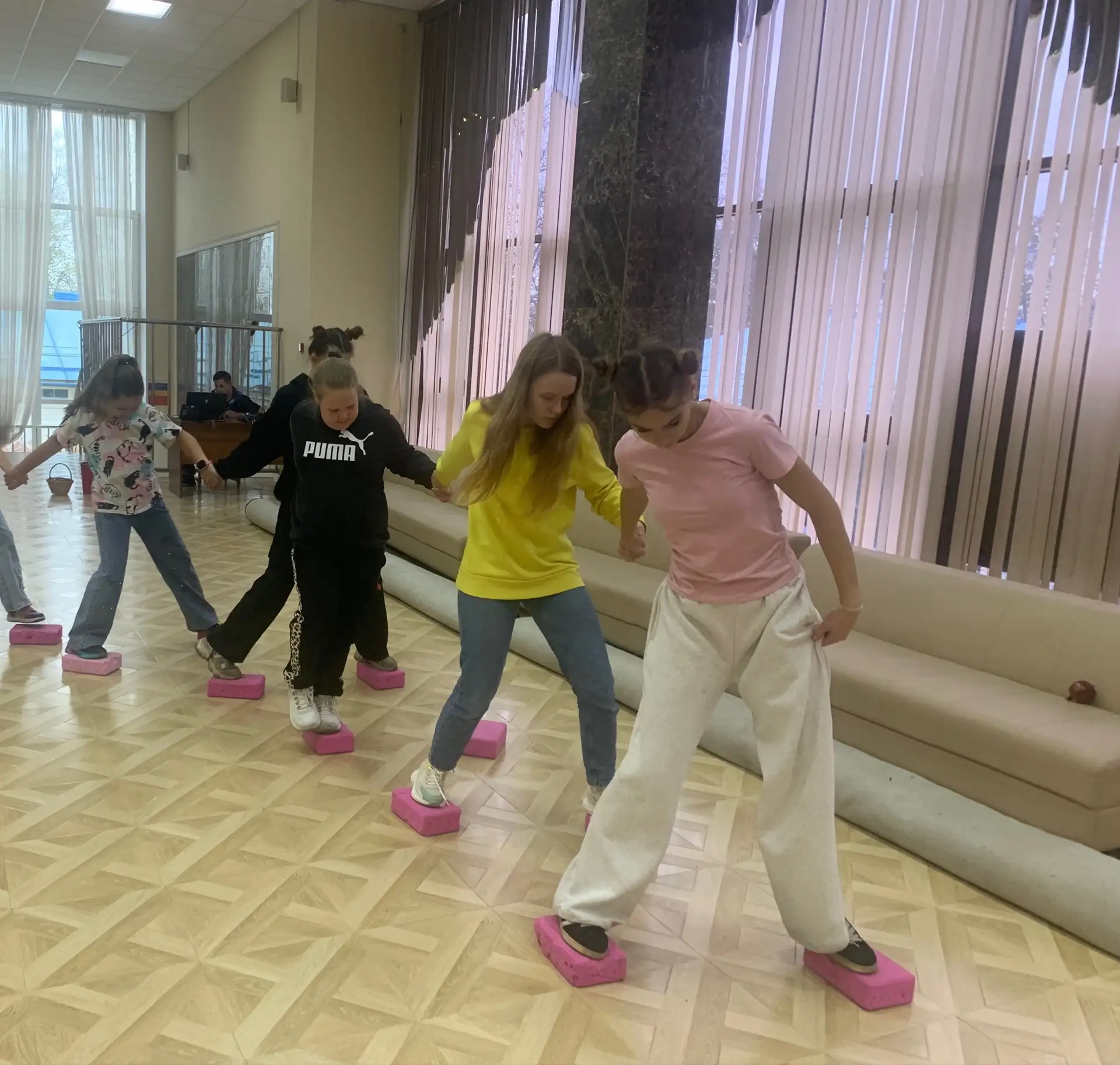 🎉 Прошёл увлекательный квест на сплочение «Шуршащий лес» в ДК «Буревестник»! 🎉