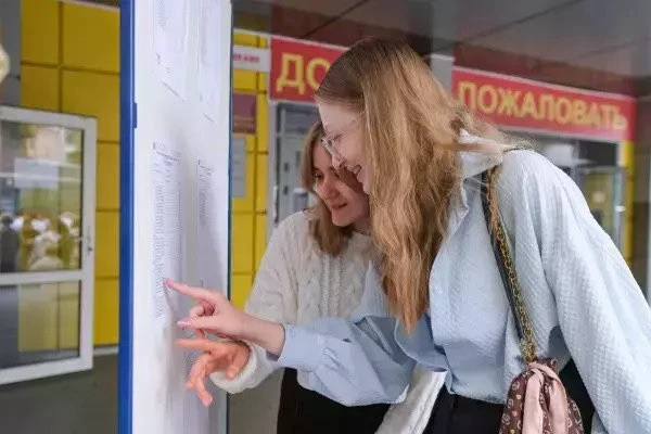 🎓 Ростовские вузы начнут приём документов для абитуриентов с 20 июня

Приёмная кампания стартует од