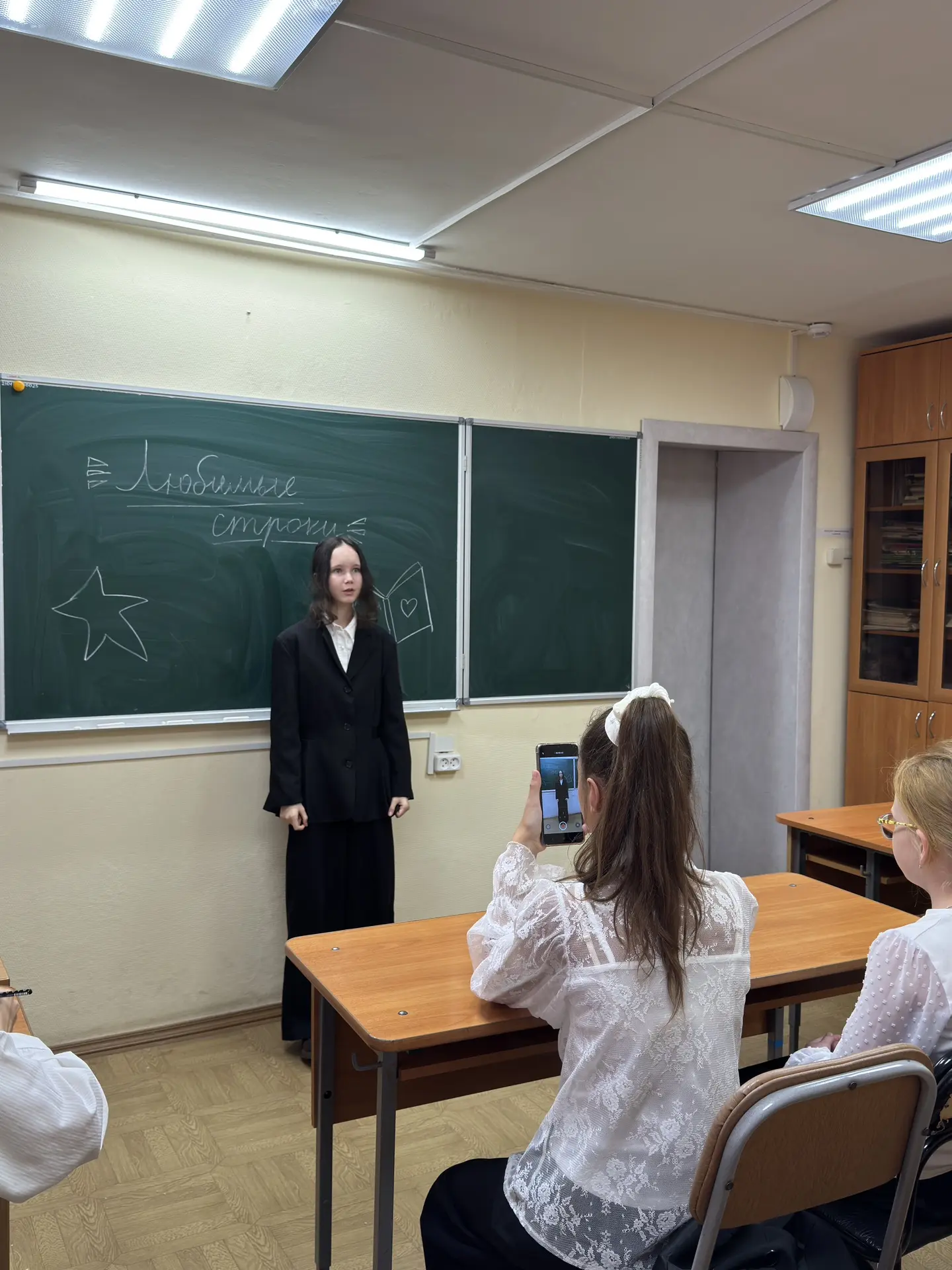 Сегодня на больших переменах наши ученицы провели конкурсы чтецов! 🤩