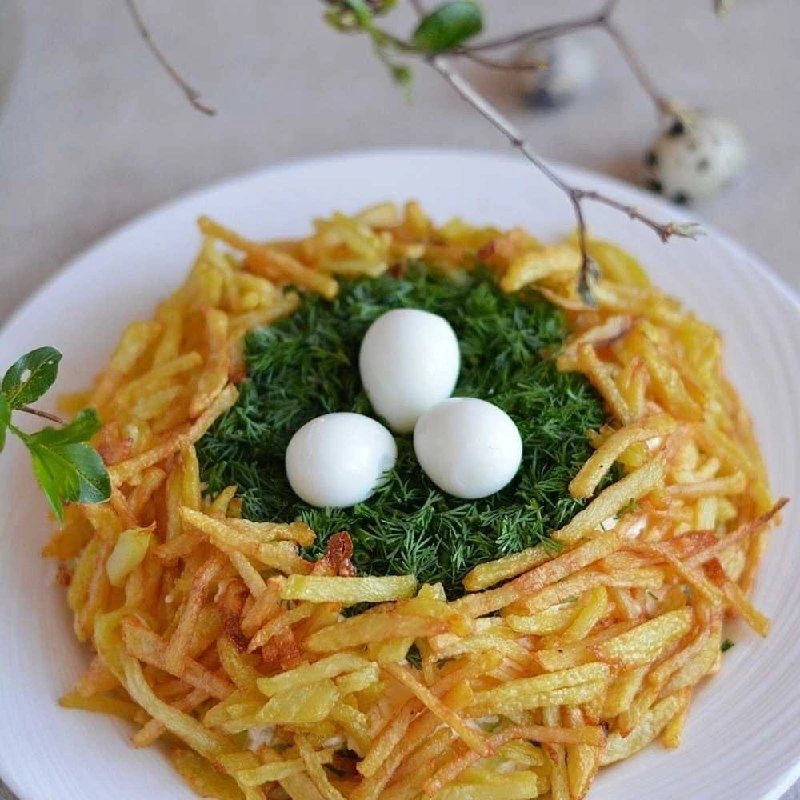 Салат «Гнездо глухаря».