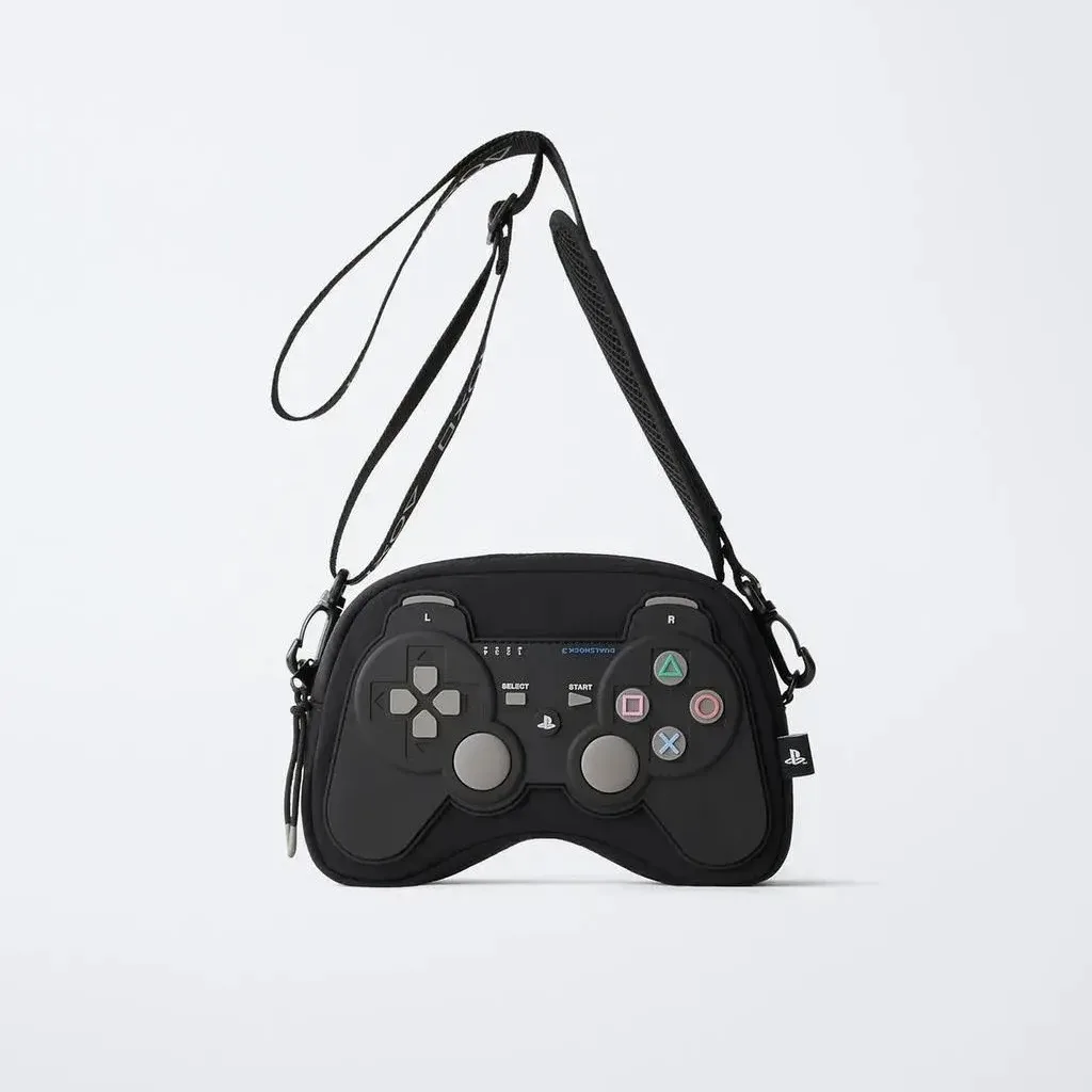 Сумки PlayStation выпустили в рамках коллаборации с Zara