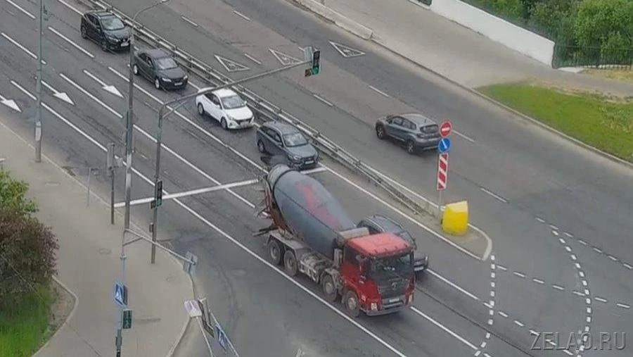 Дополнительные полосы добавили на Георгиевском проспекте

На трёх перекрёстках проспекта расширили п