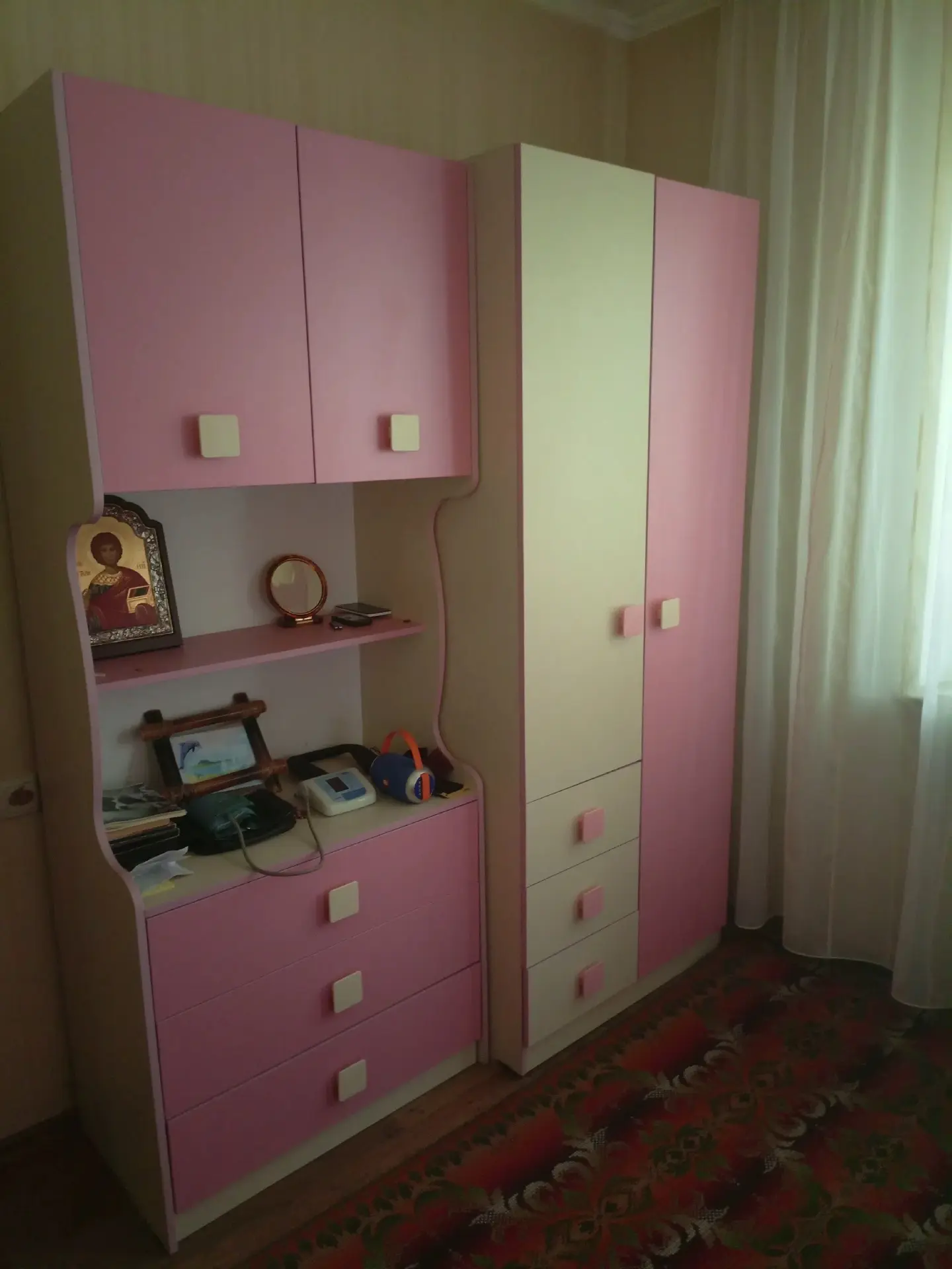 Продам детскую мебель в идеальном состоянии. Кровать-чердак, стол, шкафы, пенал, полки и матрас. Меб