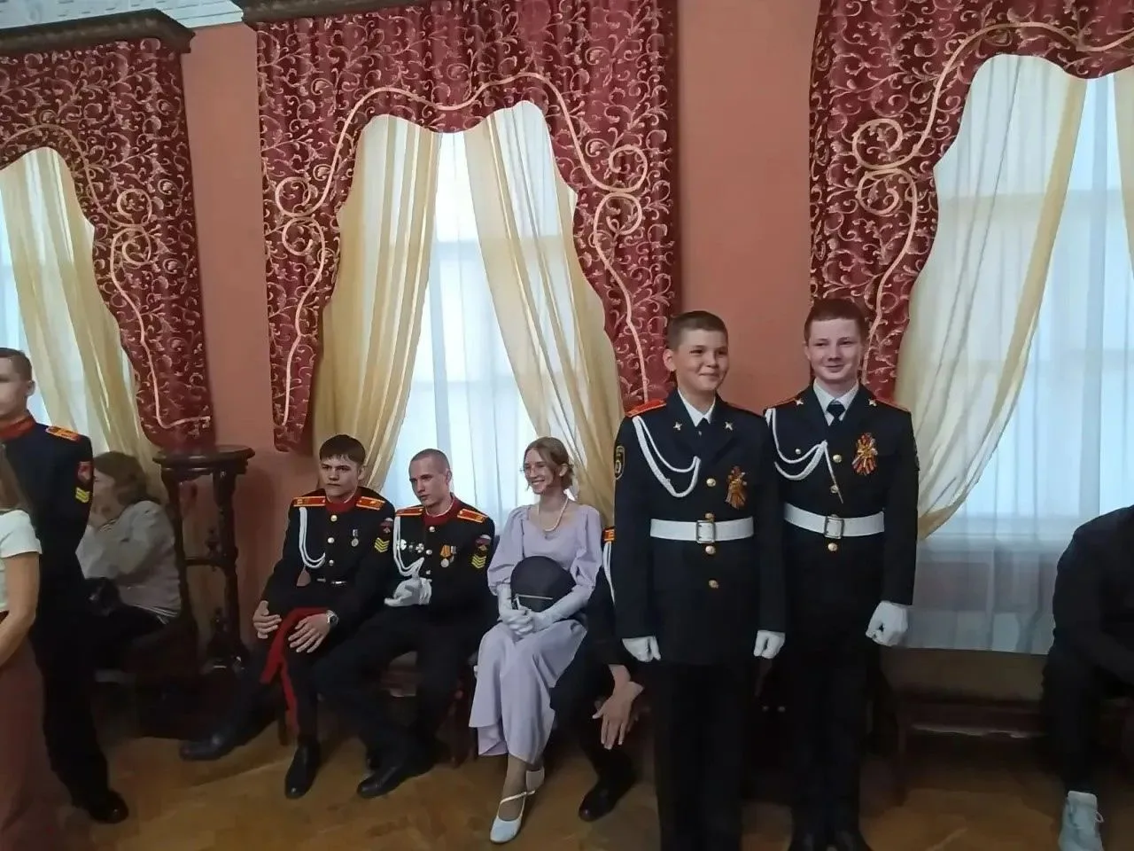 «Ночь в музее» 16 мая наши кадетские классы приняли участие во Всероссийской акции «Ночь в Музее». Н