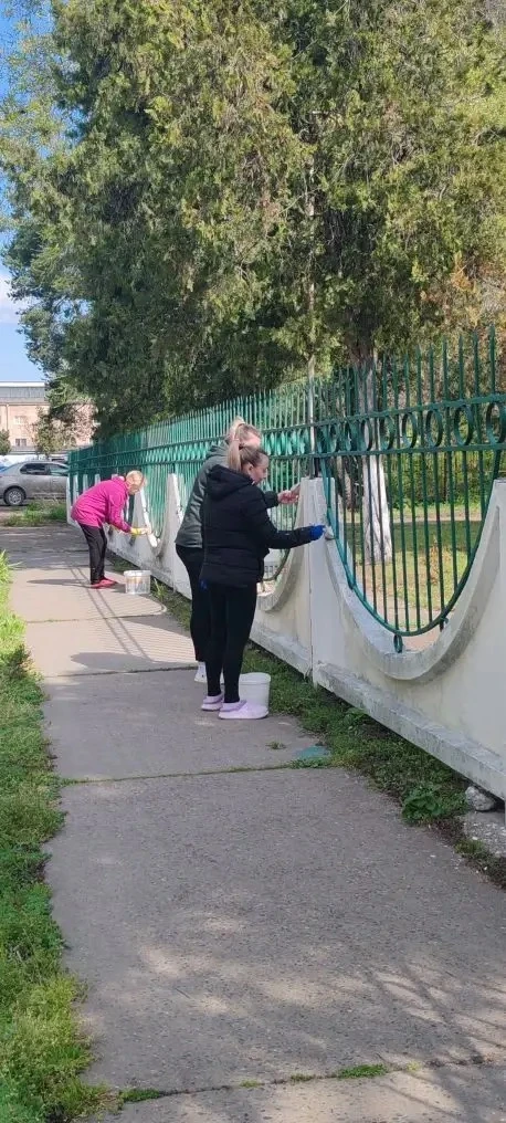 🌞🌱Наши замечательные сотрудники собрали команду и устроили настоящий субботник! 🧹✨ У...