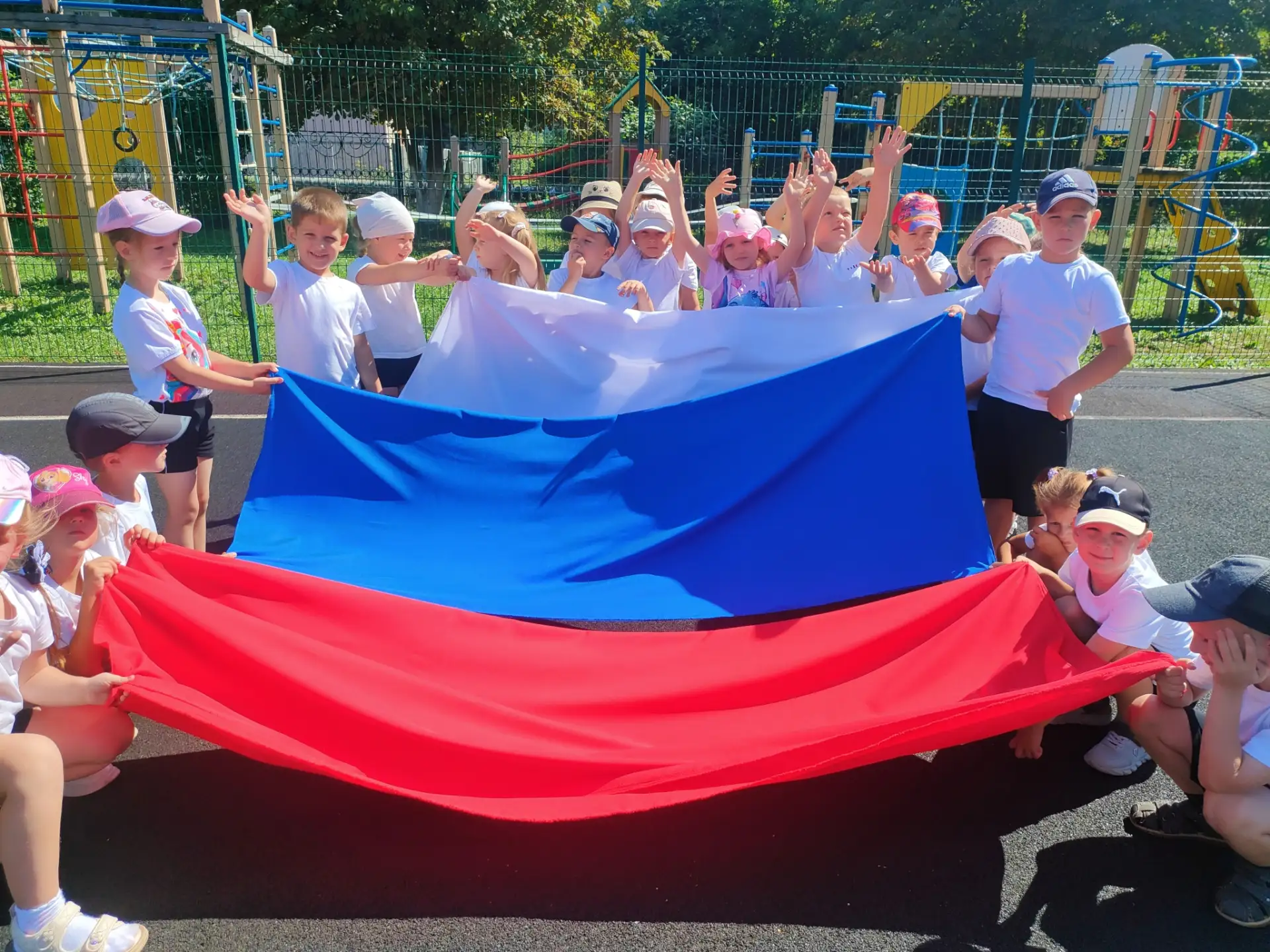 🇷🇺🇷🇺🇷🇺С гордостью в сердце! В нашем детском саду прошло яркое спортивно-музыкальн...