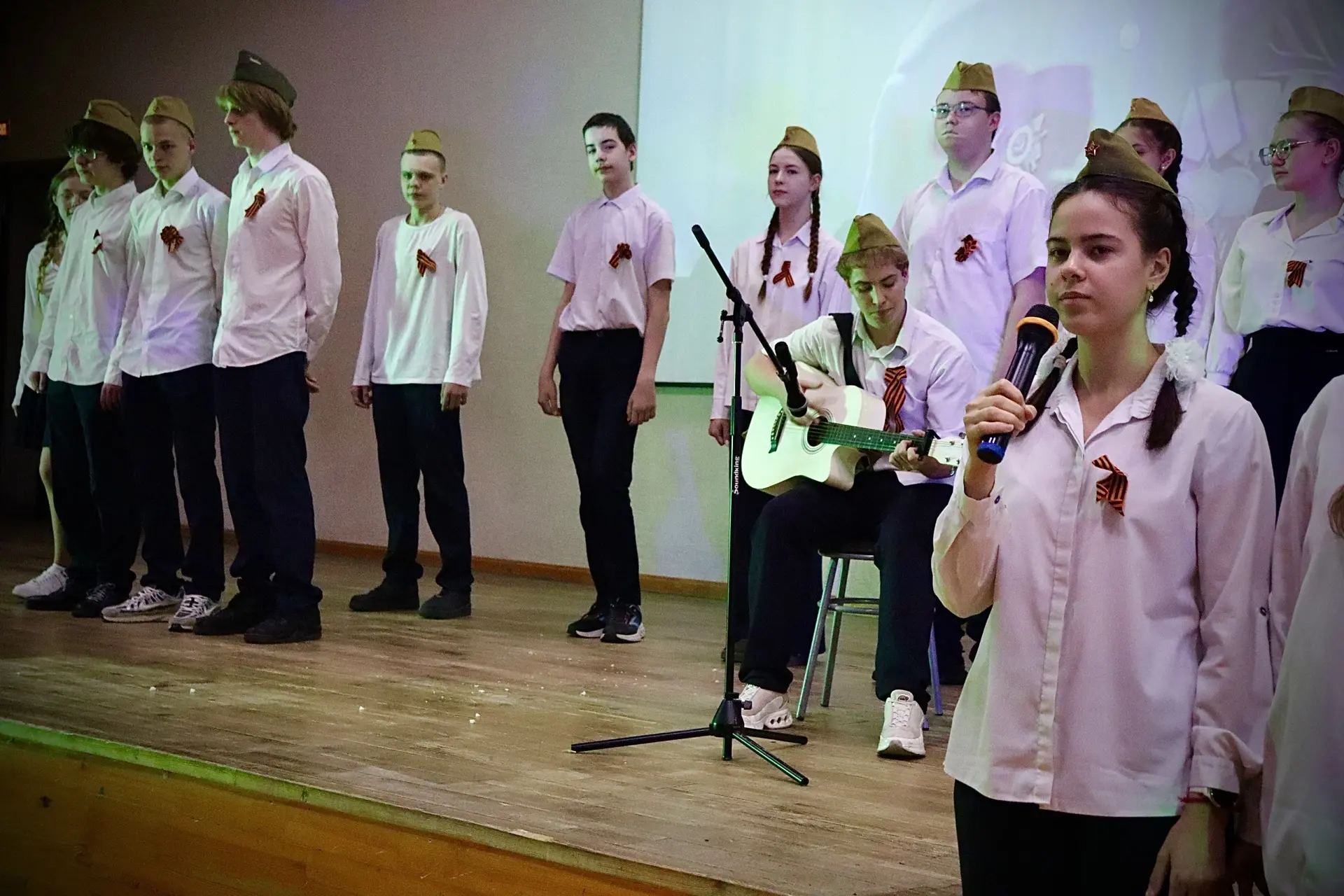 🌟📃🎼В этих строках наша история!📃🎼🌟  🕯️6 мая в актовом заведении алё школы имени Лермонтова состоялся