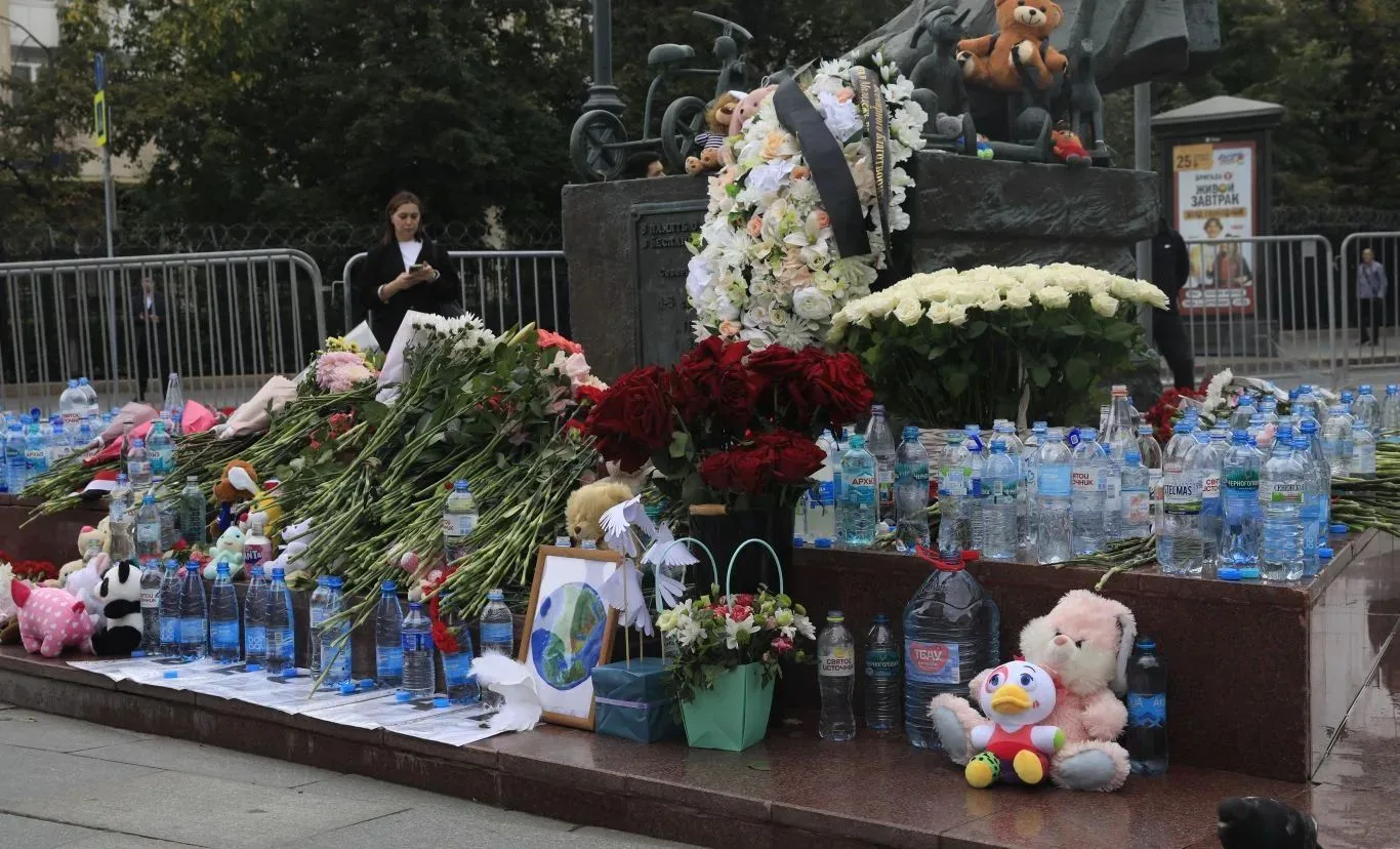 Сегодня Москва вновь склонила голову в память о трагедии, которая навсегда останется не...