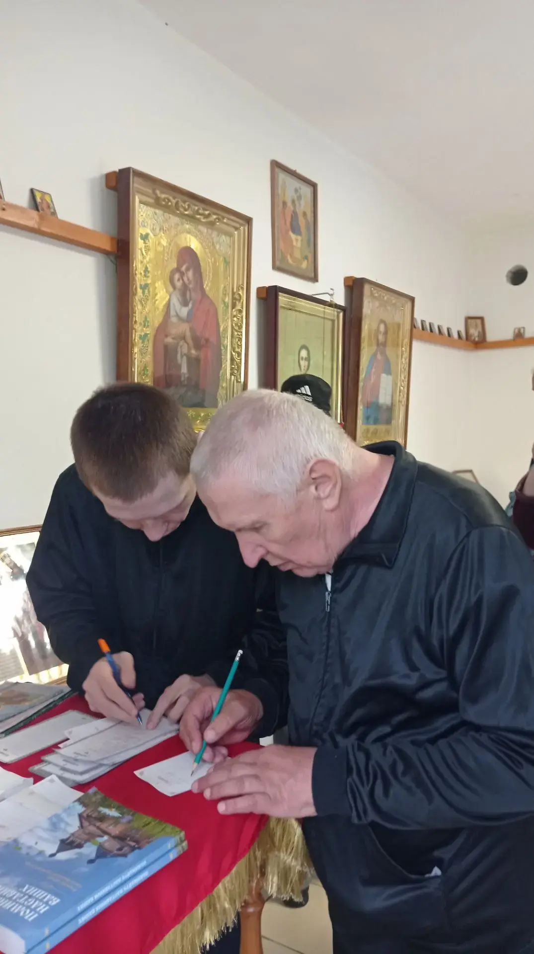 🌿✨ В день Ивана Купала наши жители совершили увлекательную экскурсию в часовню! Это бы...