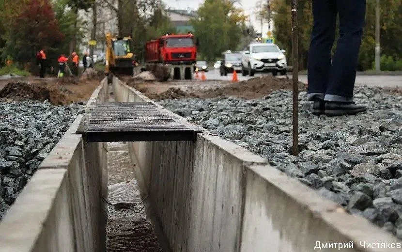 В Ижевске завершают обновление ливневой канализации на улице Московской. На участке от ...