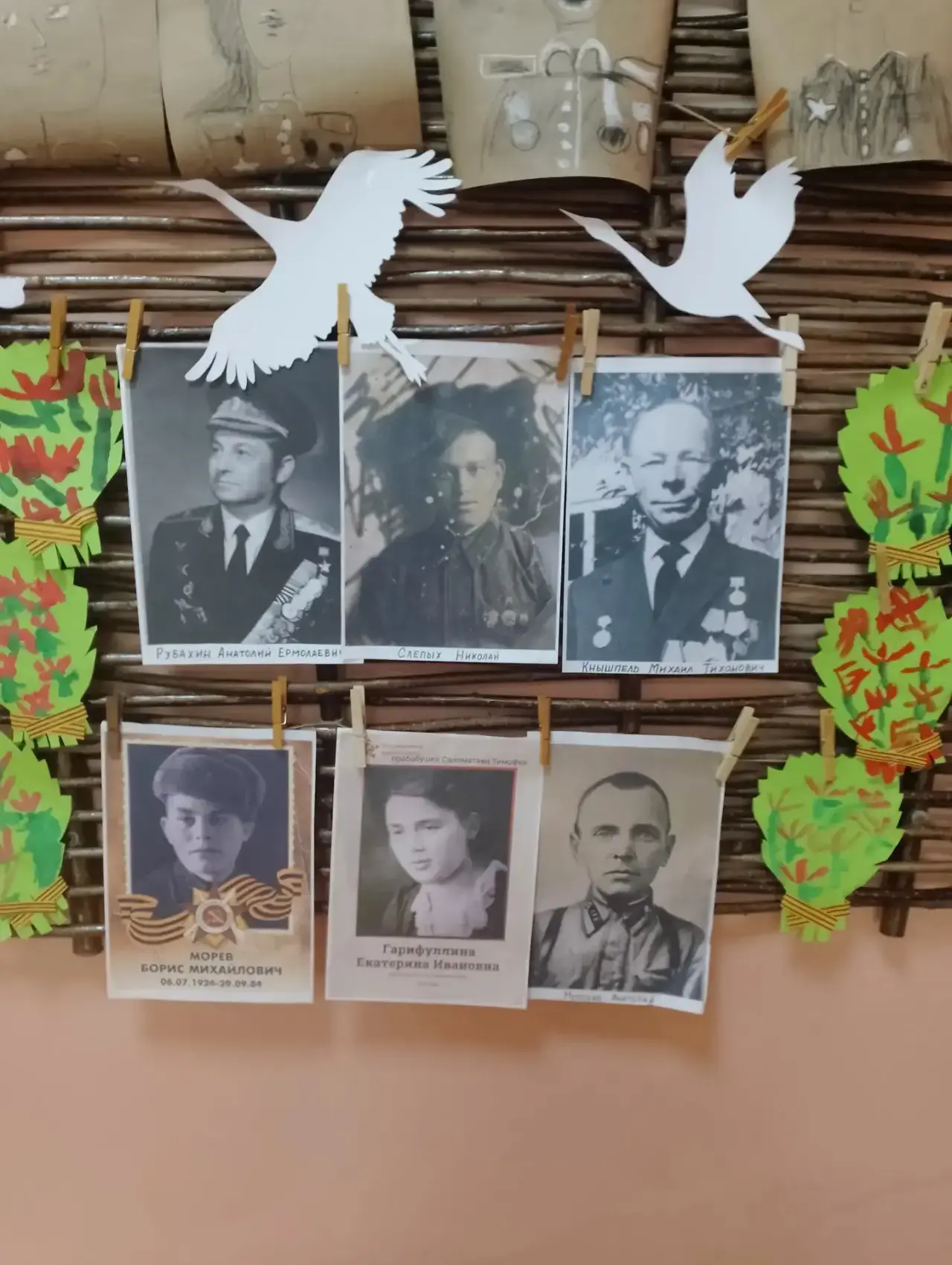 В нашем детском саду в каждой группе есть стена памяти.