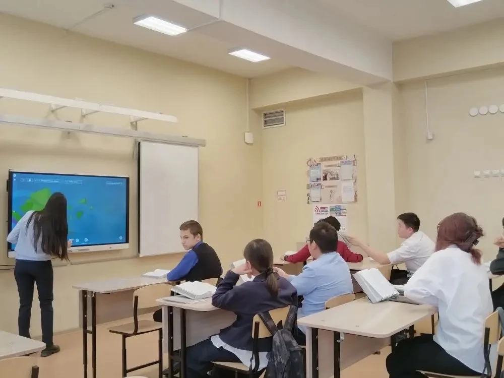 В МАОУ "Сотниковская СОШ" для учащихся 8-9 классов проведены профилактические беседы по кибермошенни