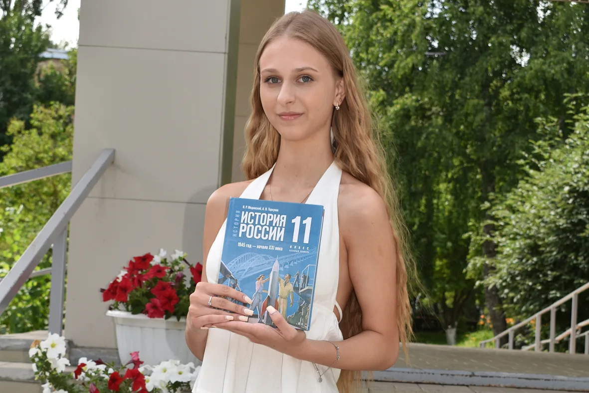 В этом году в копилке достижений каменских выпускников настоящий триумф.

Ученица 11 класса школы №8