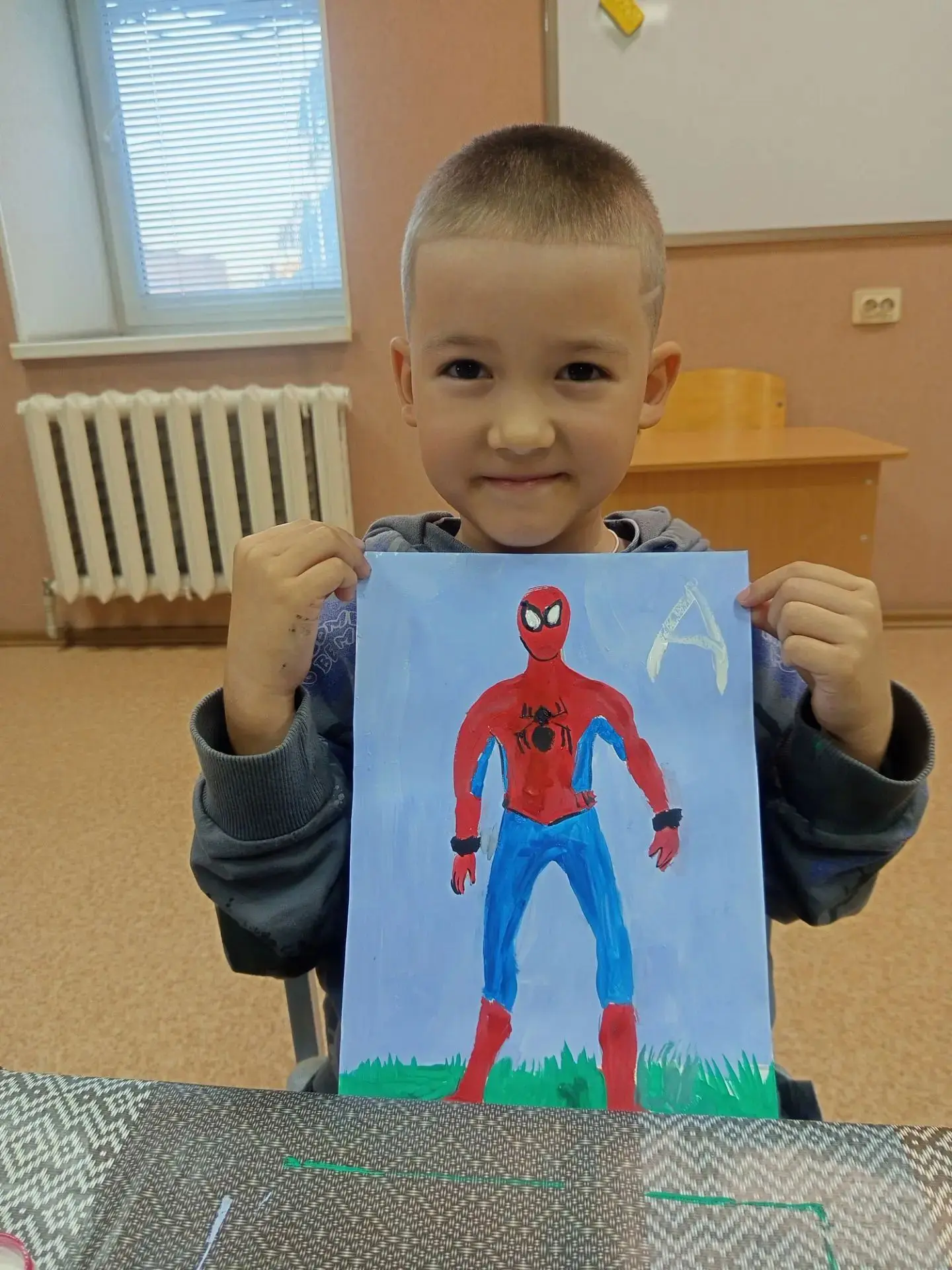 🎨 Рисуем супергероев — и заодно изучаем геометрию!