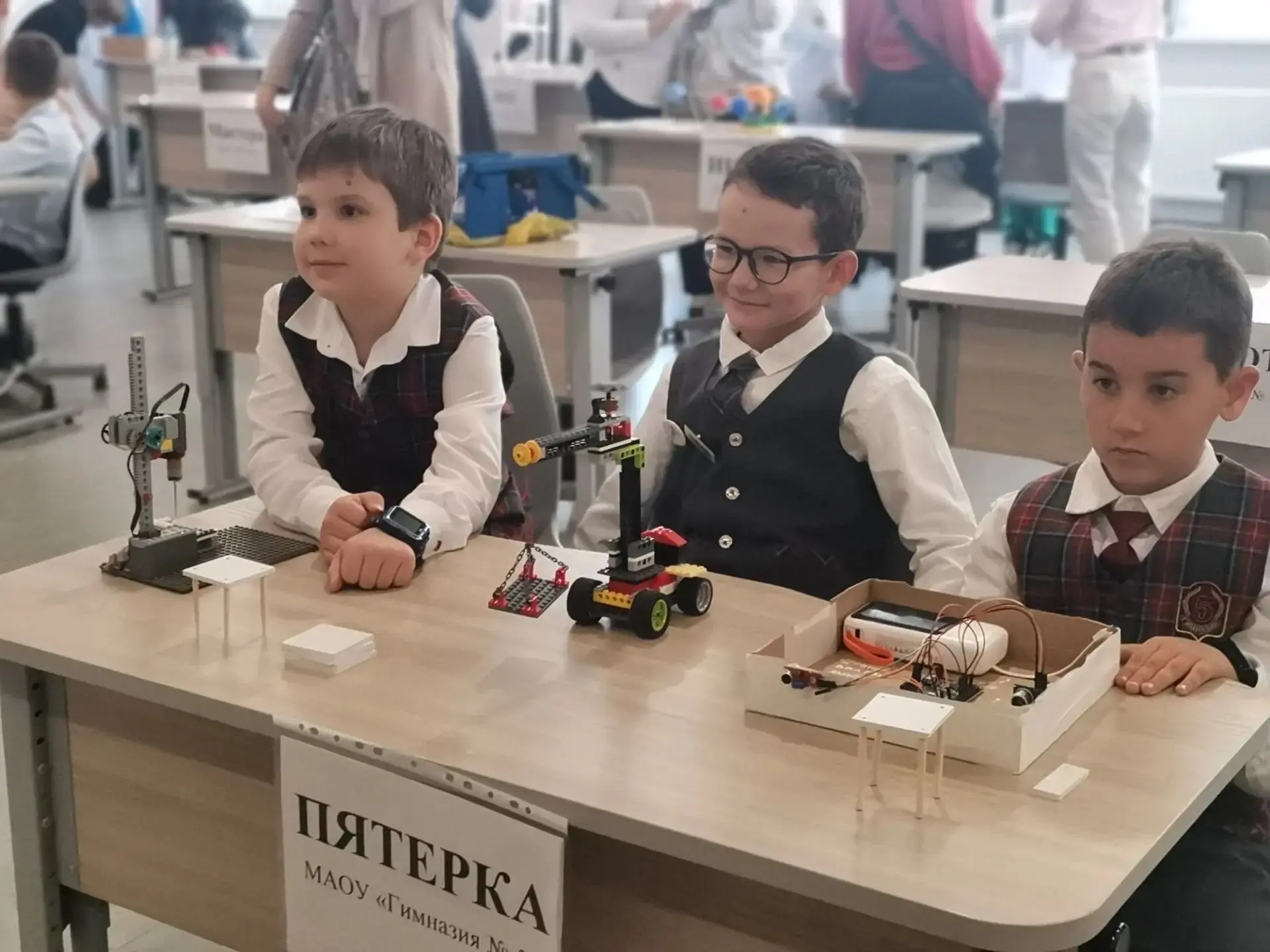 🎉 Поздравляем команду «Пятёрка» из МАОУ «Гимназия № 5» с победой! 🎉
