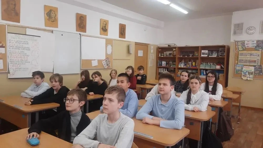 30 апреля в нашей школе прошли открытые уроки, посвящённые важным и памятным датам.    Наши классные