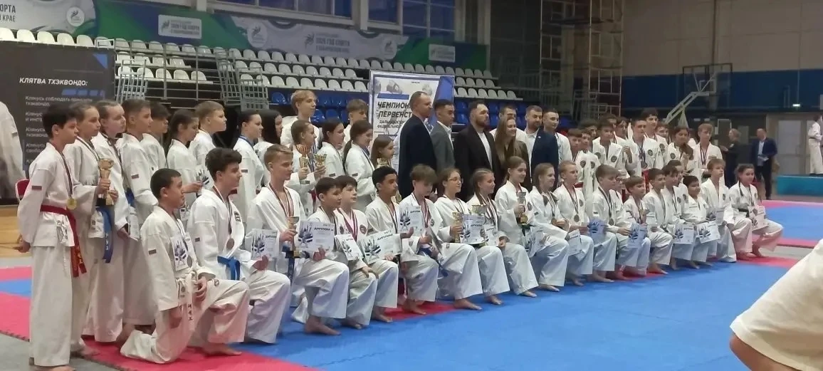 23-25 марта в Хабаровске Краевой Центр Единоборств принимал Чемпионат и Первенство ДФО по тхэквондо 