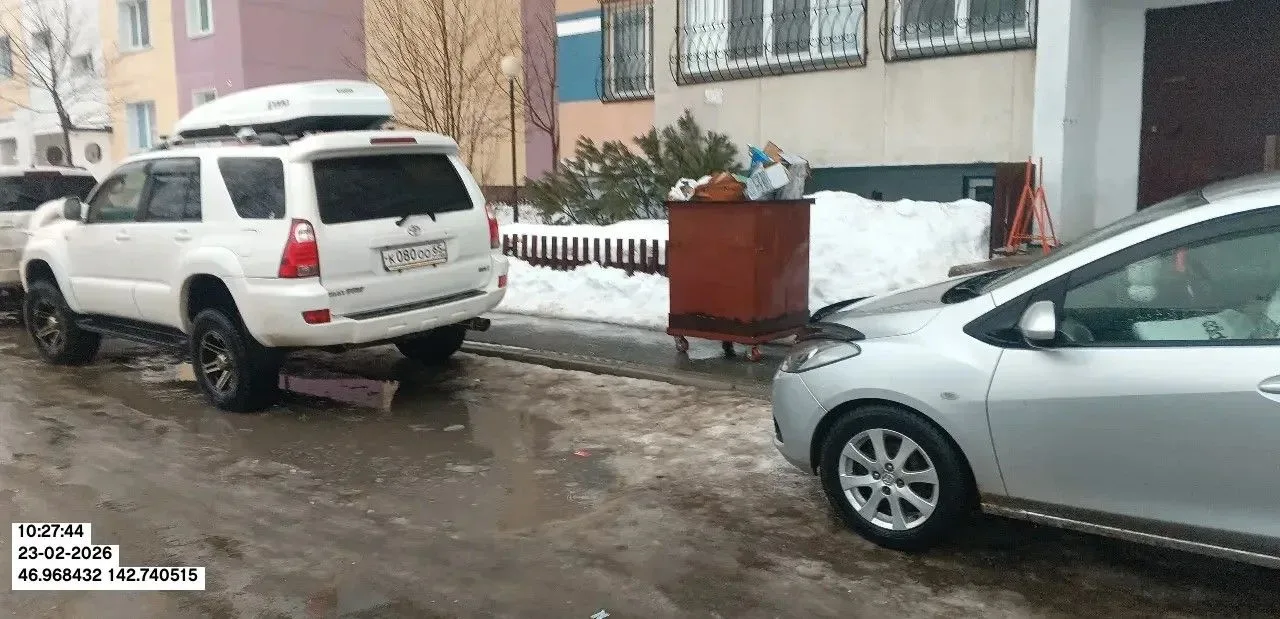 #Антигерои  🚫 Вчера не вывезли отходы из-за припаркованных машин  Спецтехника не смогла подъехать к 