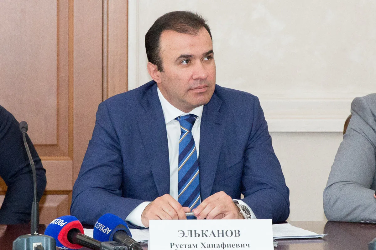 Верховный суд РФ взыскал с бывшего министра финансов Карачаево-Черкесии Рустама Элькано...